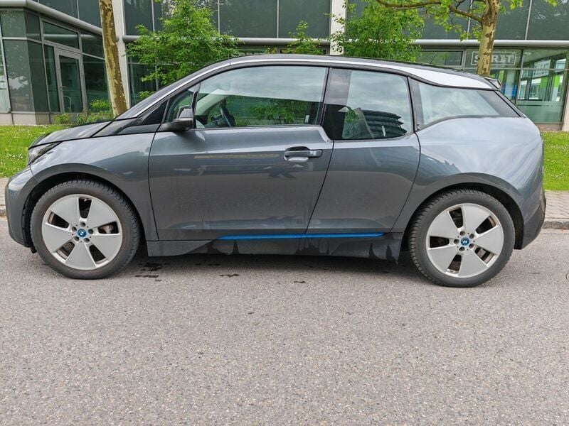 Grau Gebraucht 2019 BMW i3 Basis Kleinwagen | 15.990 € (Guter Preis) - Bild 1/4
