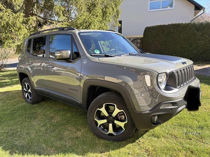 Gebraucht Jeep Renegade Trailhawk 179 PS (131 kW) 2022 Grau SUV