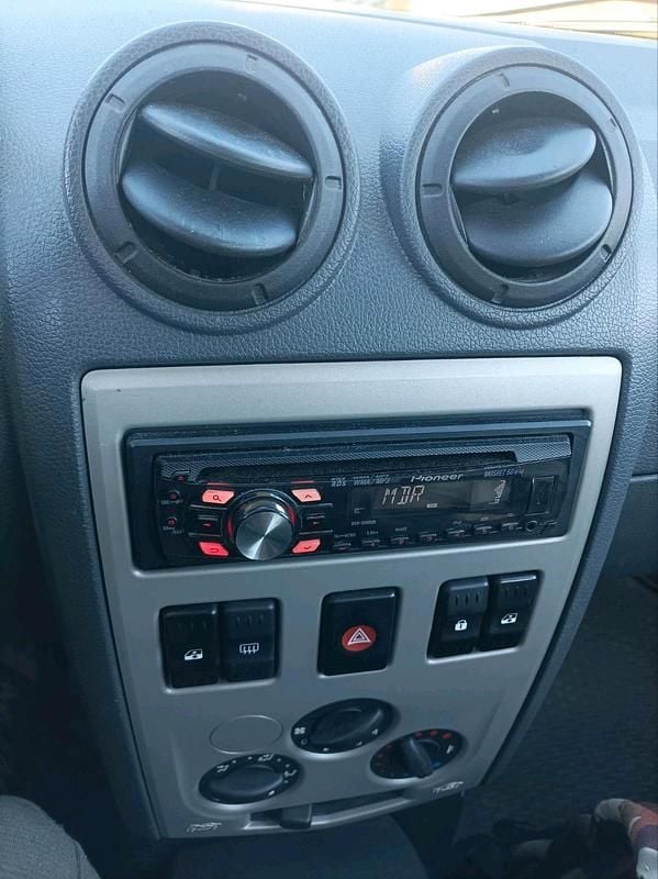 Gebraucht Dacia Logan 90 PS (66 kW) 2010 Rot Kombi