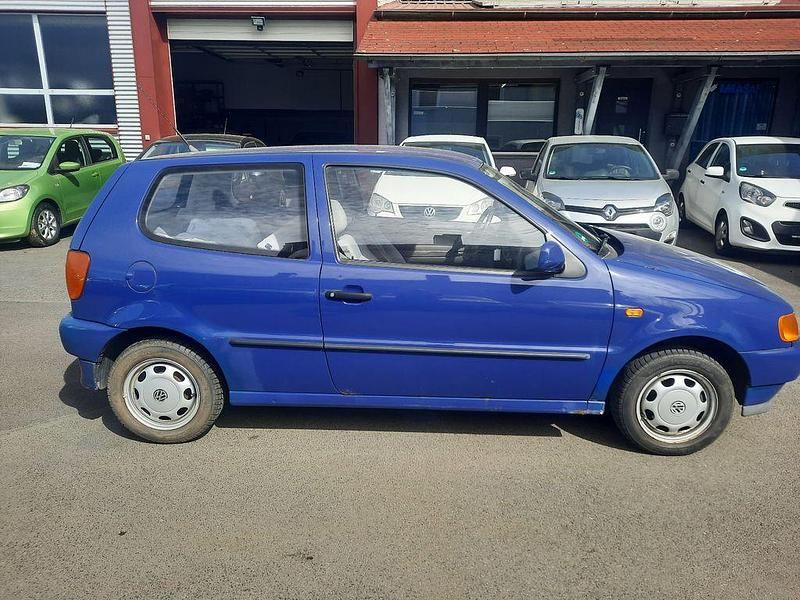 Second-hand VW Polo 1996 Albastru Hatchback