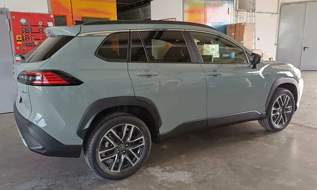 Nouă Toyota Corolla Cross Style 140 CP (102 kW) 2026 Gri SUV