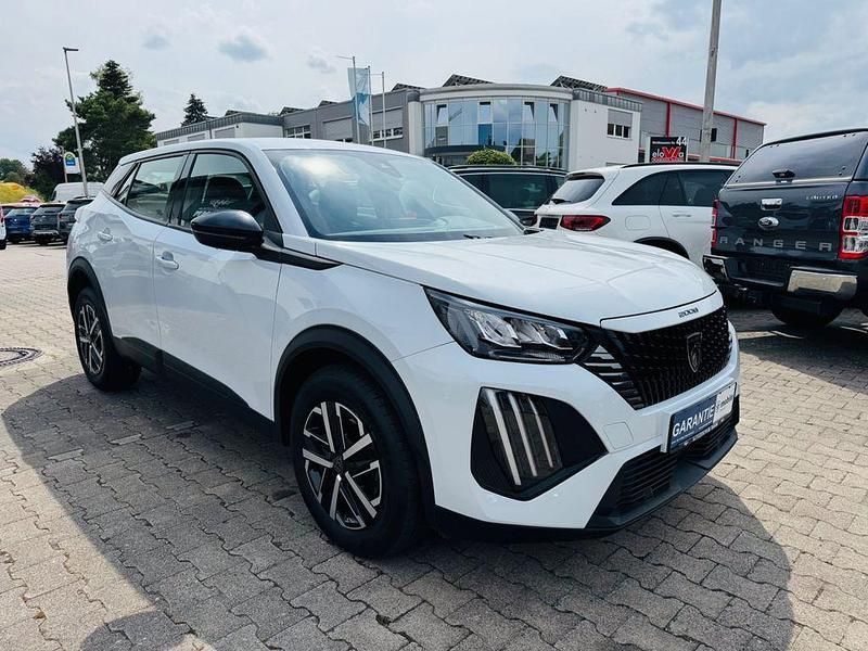 Weiß Gebraucht 2023 Peugeot 2008 Active SUV | 19.370 € (Etwas zu teuer) - Bild 1/4