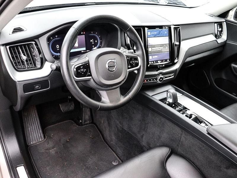 Gebraucht Volvo XC60 Plus 197 PS (144 kW) 2023 Bright dusk / metallic SUV