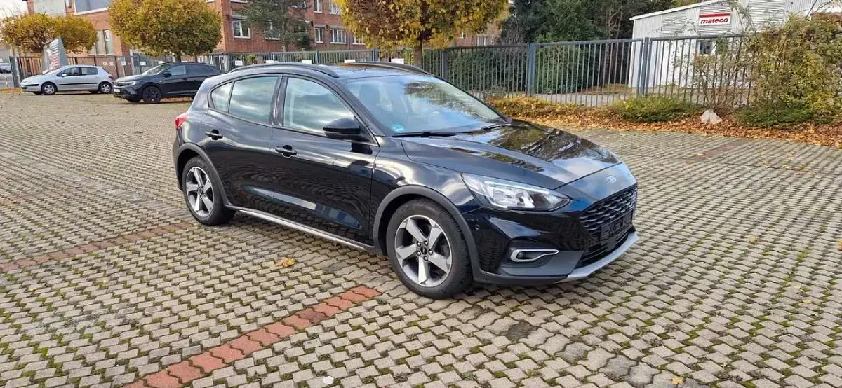 Używany Ford Focus Active 150 KM (110 kW) 2020 Czarny Sedan/Limuzyna