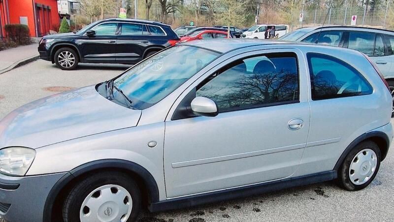 Silber Gebraucht 2005 Opel Corsa Kleinwagen | 350 € (Superpreis) - Bild 1/4