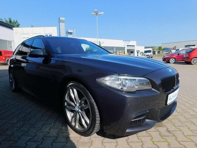 Gebraucht BMW 550 381 PS (280 kW) 2013 Sophistograu brillanteffekt me Kombi