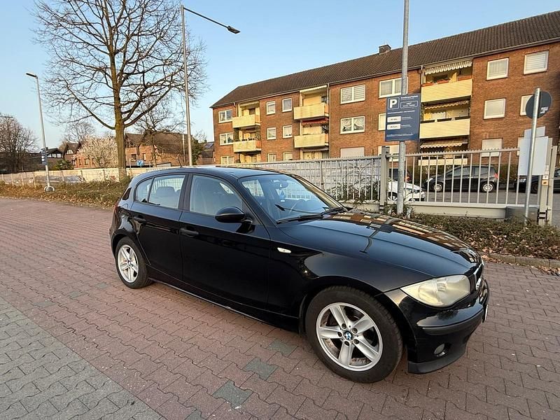Gebraucht BMW 118 122 PS (89 kW) 2006 Schwarz Kleinwagen