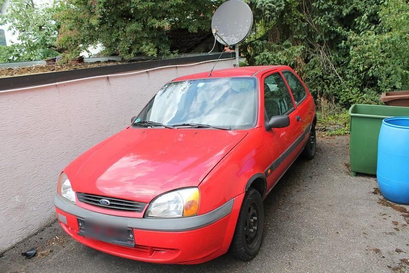 Rot Gebraucht 2000 Ford Fiesta Kleinwagen | 299 € (Superpreis) - Bild 1/4