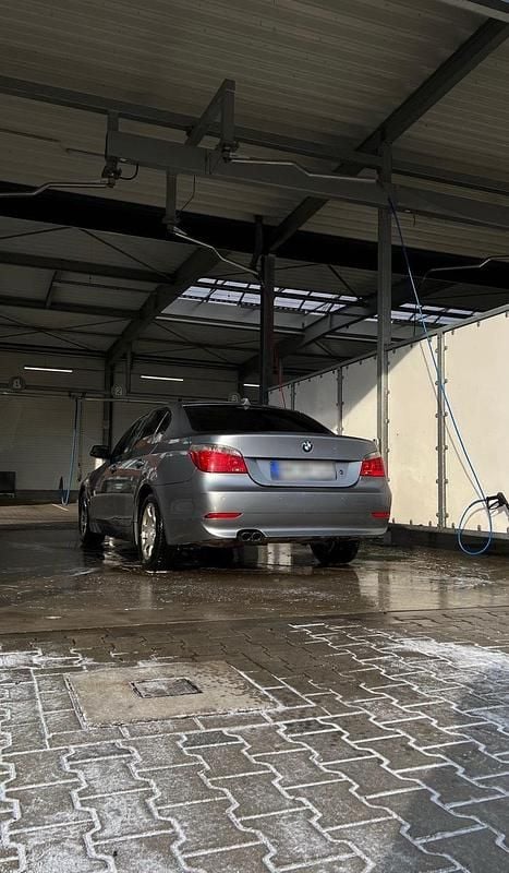 Gebraucht BMW 530 231 PS (169 kW) 2005 Silber Limousine