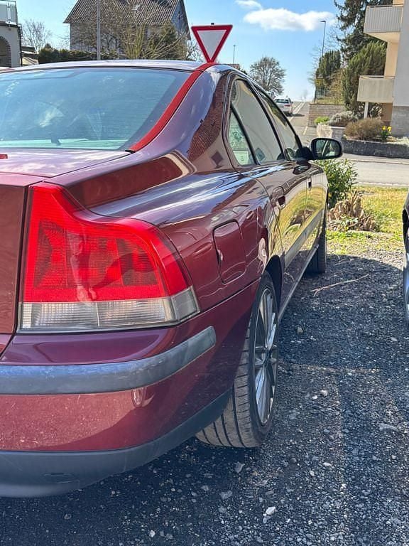 Gebraucht Volvo S60 140 PS (102 kW) 2001 Rot Limousine