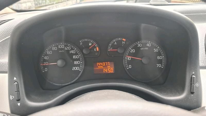 Gebraucht Fiat Punto 60 PS (44 kW) 2004 Silber Kleinwagen