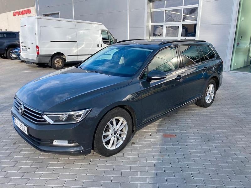 Gebraucht VW Passat Trendline 150 PS (110 kW) 2018 Grau Kombi