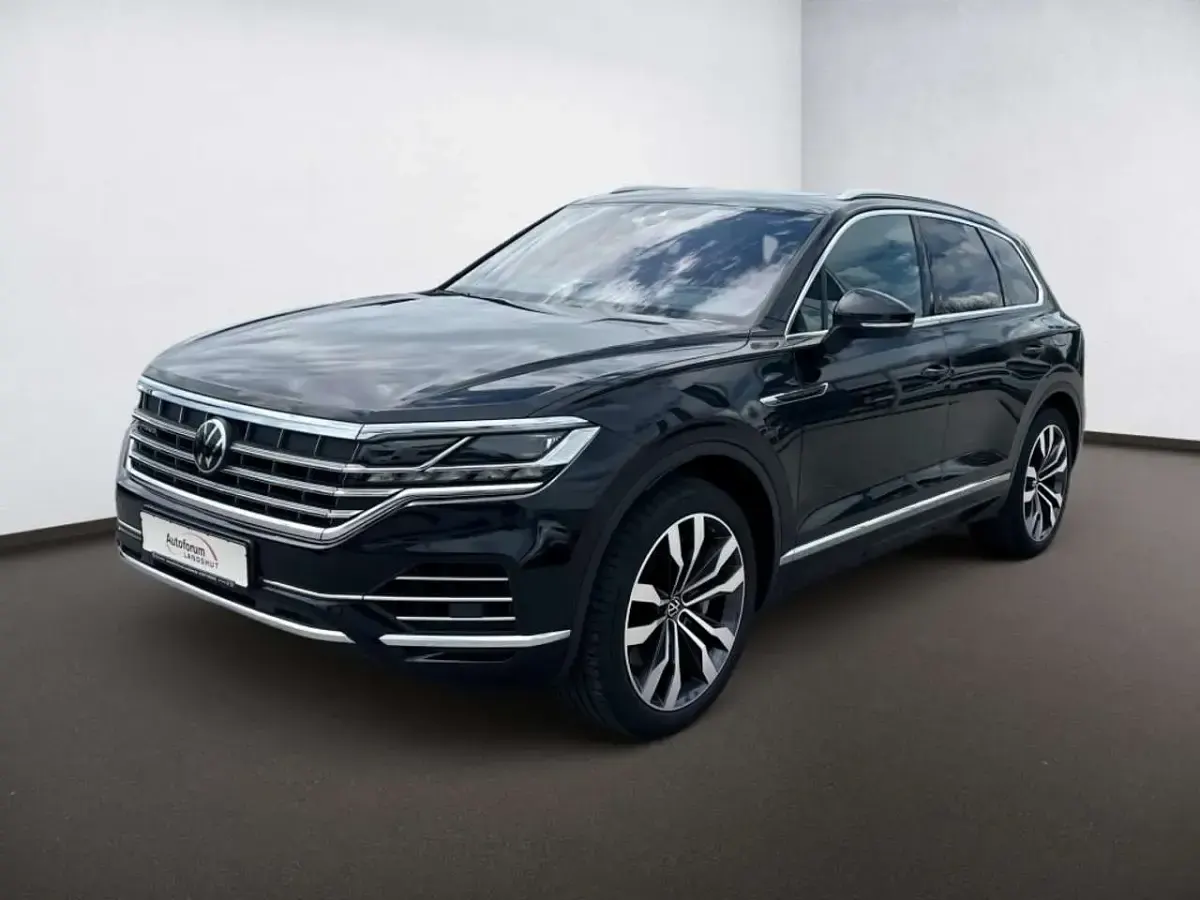 Gebraucht VW Touareg Elegance 381 PS (280 kW) 2021 Schwarz deep black perleffekt SUV