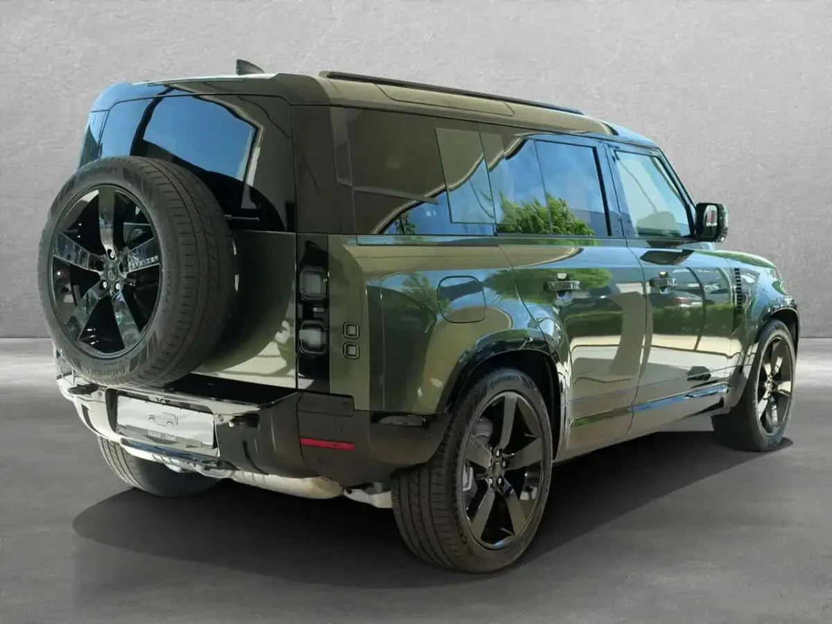 Neu Land Rover Defender HSE Dynamic 349 PS (256 kW) 2025 Woolstone green SUV