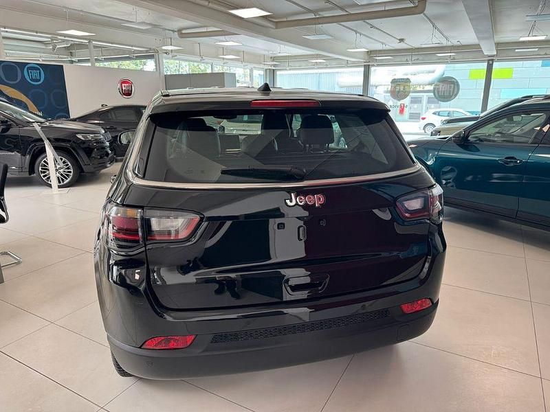 Neu Jeep Compass Altitude 131 PS (96 kW) 2025 Schwarz SUV