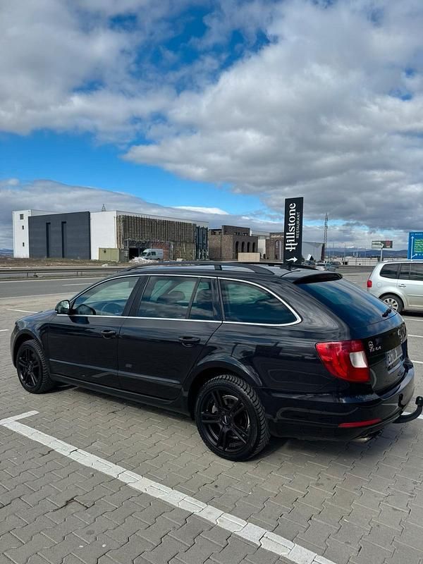 Gebraucht Skoda Superb 170 PS (125 kW) 2012 Schwarz Kombi