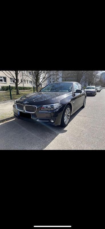 Second-hand BMW 520 Sport Line 190 CP (139 kW) 2015 Maro Berlinǎ