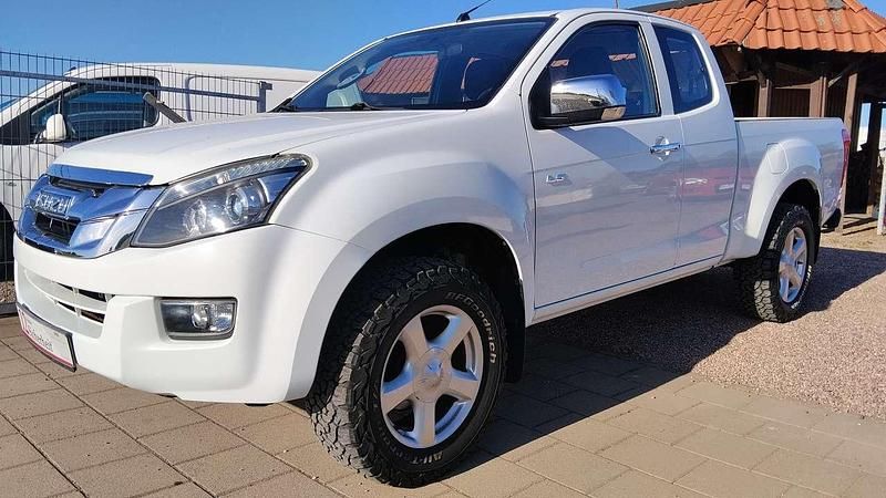 Second-hand Isuzu D-Max 163 CP (119 kW) 2015 Alb SUV