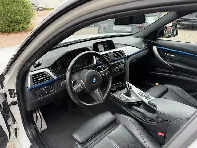 Gebraucht BMW 320 M Sport 190 PS (139 kW) 2019 Alpinweiss iii Kombi