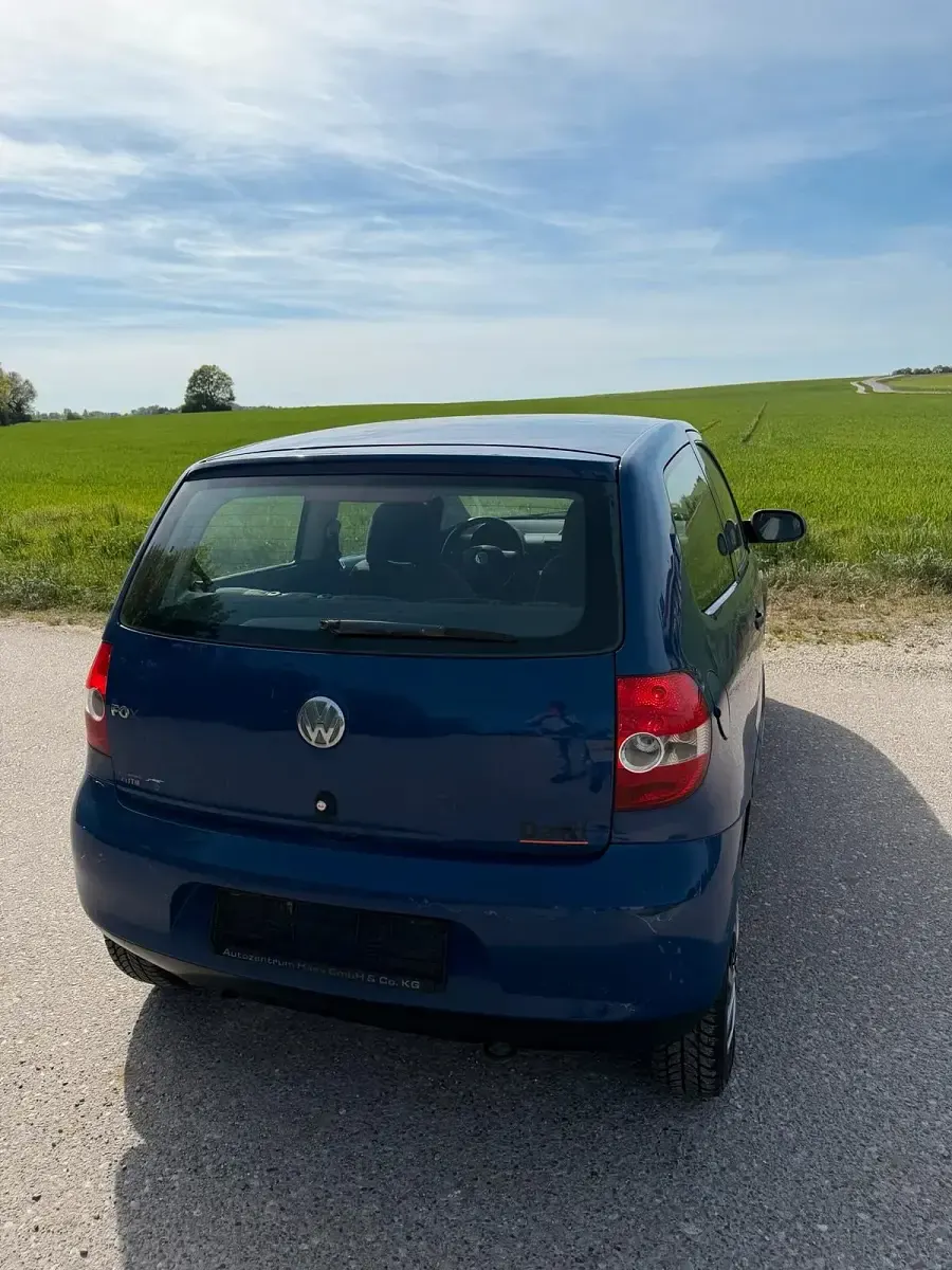Usata VW Fox 44 CV (32 kW) 2005 Blu Utilitaria