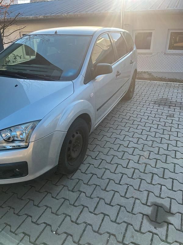 Gebraucht Ford Focus 101 PS (74 kW) 2005 Silber Kombi