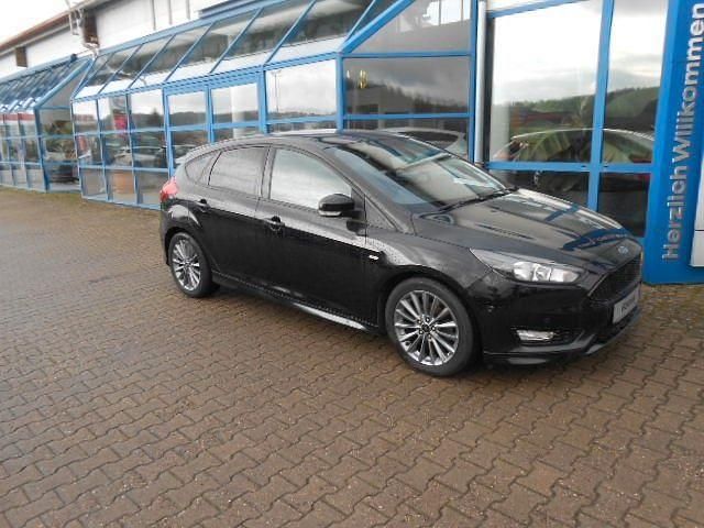 Gebraucht Ford Focus ST-Line 140 PS (102 kW) 2018 Schwarz Limousine