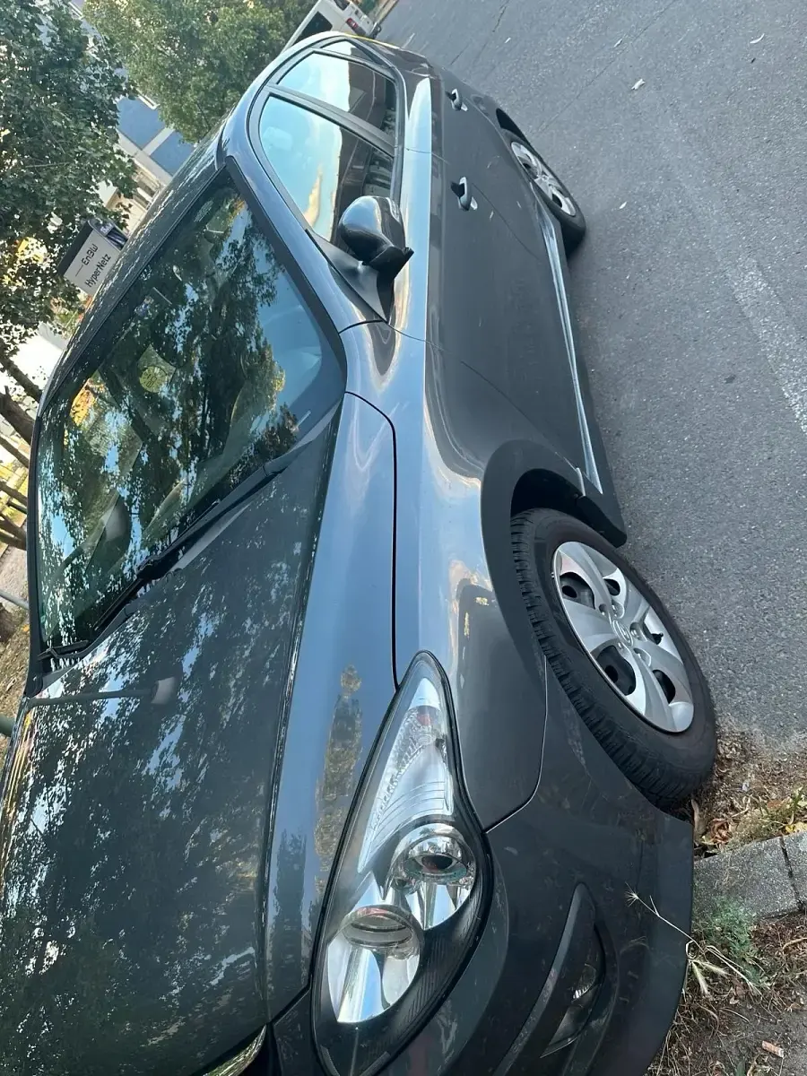 Gebraucht Hyundai i30 109 PS (80 kW) 2011 Grau Kleinwagen