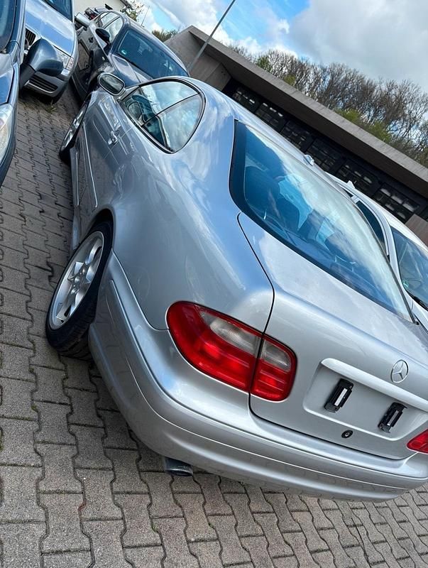 Silber Gebraucht 2001 Mercedes 320 AMG Coupé | 6.900 € (Fairer Preis) - Bild 1/4