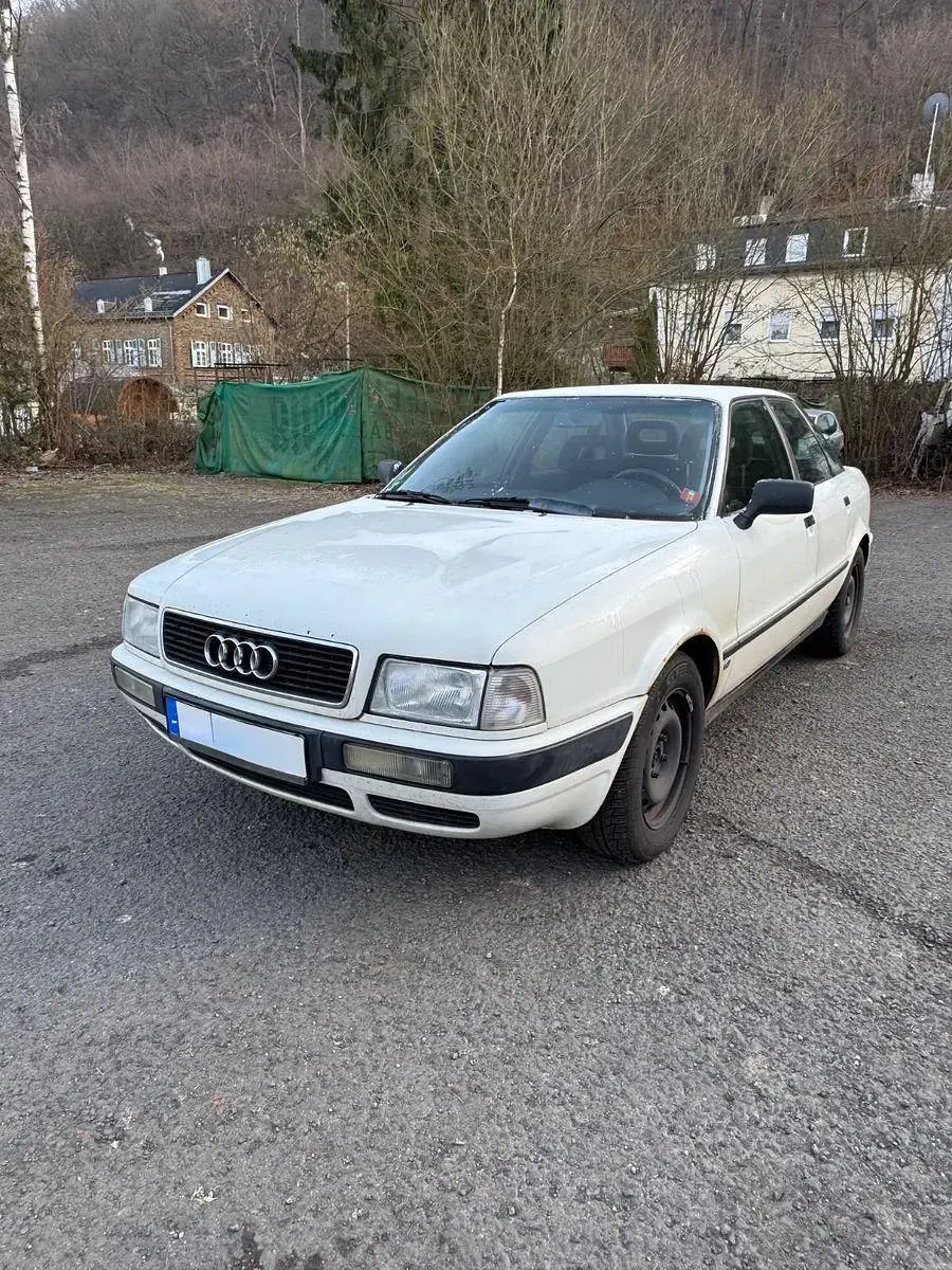 Używany Audi 80 116 KM (85 kW) 1992 Biały Sedan/Limuzyna