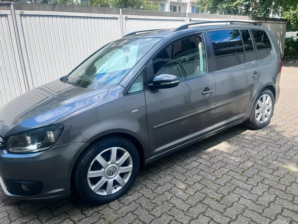 Gebraucht VW Touran 105 PS (77 kW) 2012 Grau Van / Kleinbus