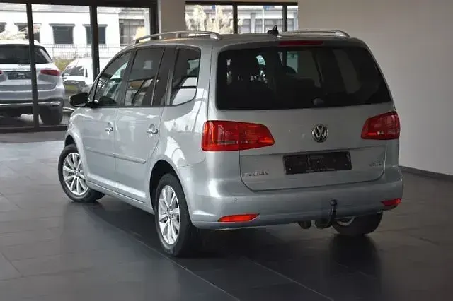 Gebraucht VW Touran Highline 140 PS (102 kW) 2014 Silber Van / Kleinbus