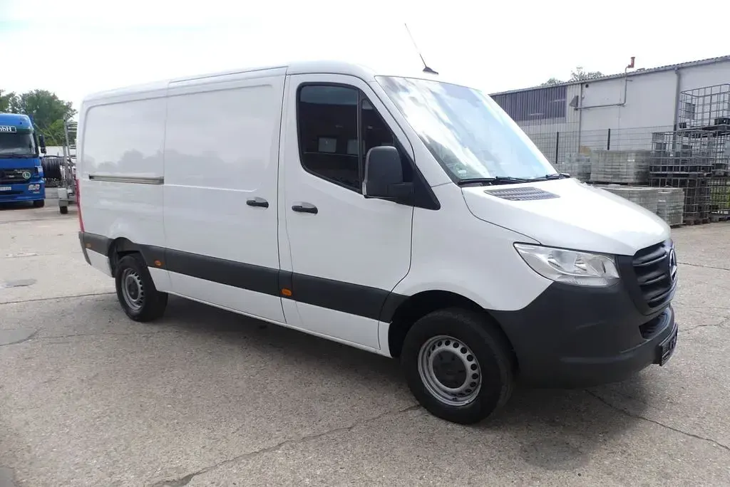 Używany Mercedes Sprinter 163 KM (119 kW) 2018 Biały Van