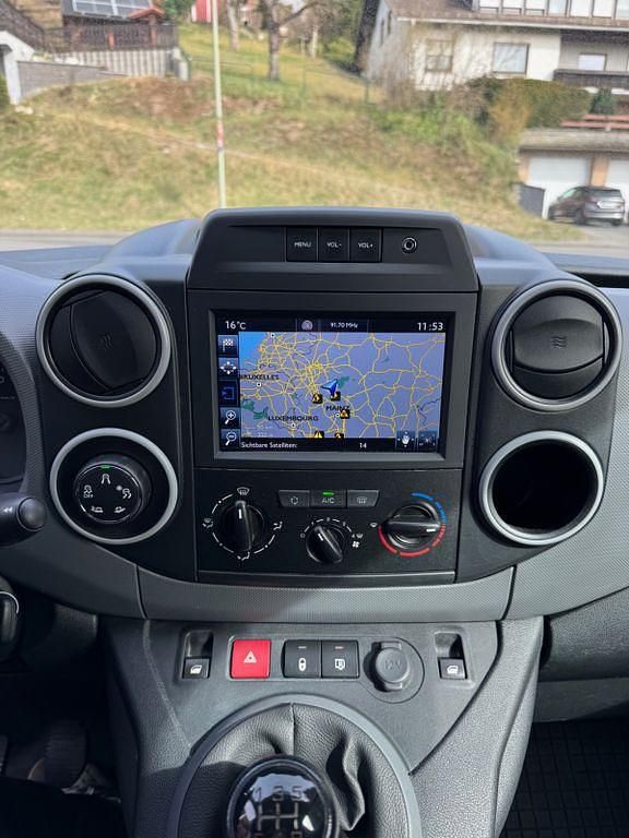 Gebraucht Peugeot Partner 99 PS (72 kW) 2018 Weiß Van / Kleinbus