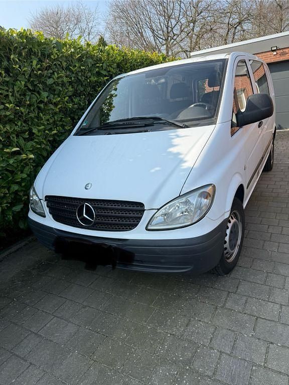 Weiß Gebraucht 2005 Mercedes Vito Van / Kleinbus | 4.750 € (Guter Preis) - Bild 1/4