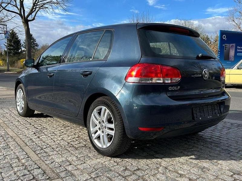 Gebraucht VW Golf VI Trendline 80 PS (58 kW) 2011 Blue graphite pearl effect Kleinwagen