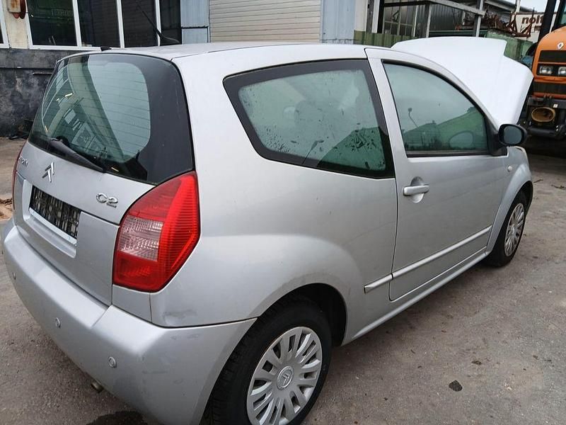 Gebraucht Citroën C2 Comfort 73 PS (53 kW) 2004 Silber Kleinwagen