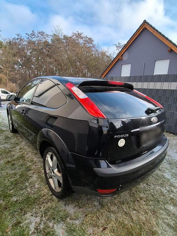 Gebraucht Ford Focus 125 PS (91 kW) 2007 Schwarz Kleinwagen