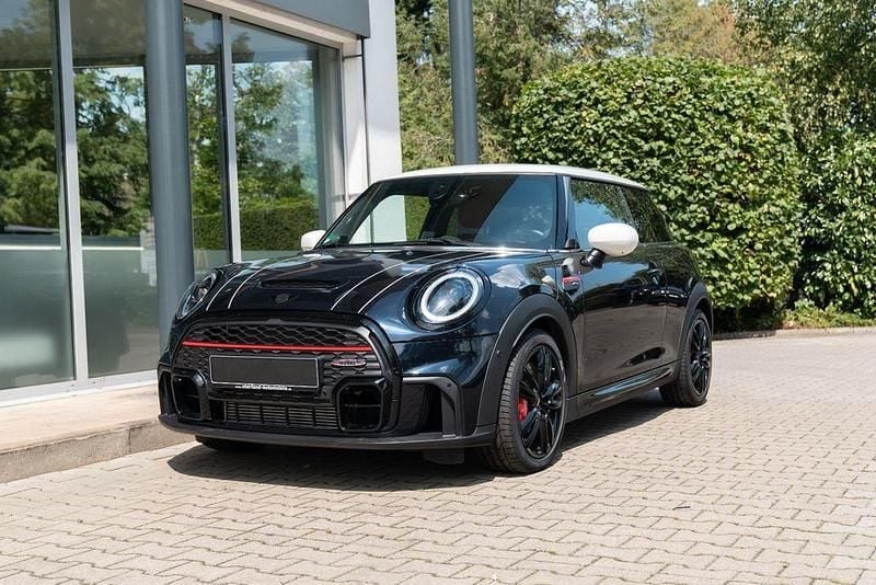 Schwarz Gebraucht 2022 Mini John Cooper Works Premium Plus Kleinwagen | 34.900 € (Etwas zu teuer) - Bild 1/4