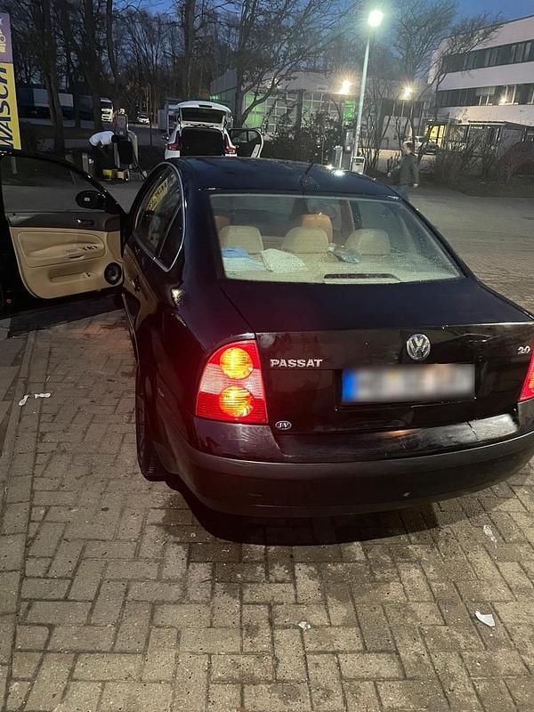 Gebraucht VW Passat 131 PS (96 kW) 2004 Schwarz Limousine