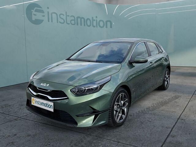 Gebraucht Kia Ceed Spirit 160 PS (117 kW) 2023 Grün Kleinwagen