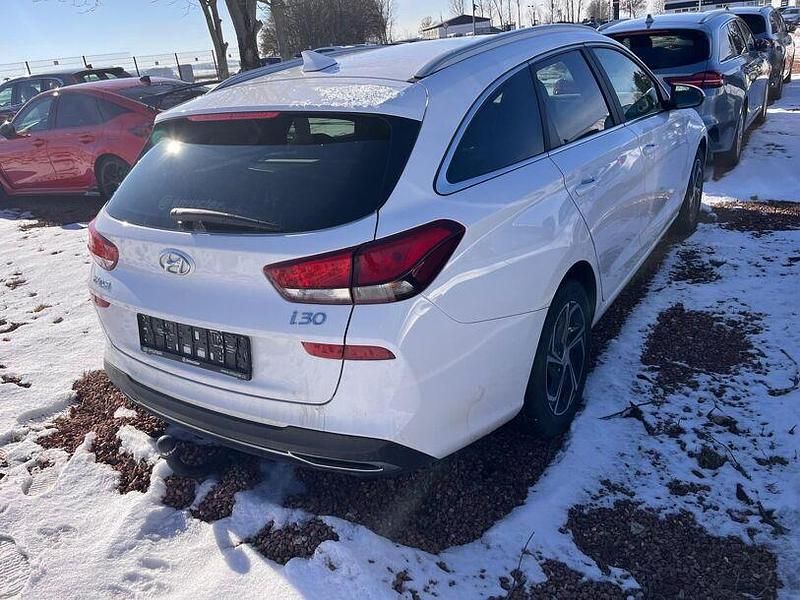 Gebraucht Hyundai i30 159 PS (116 kW) 2022 Weiß Kombi