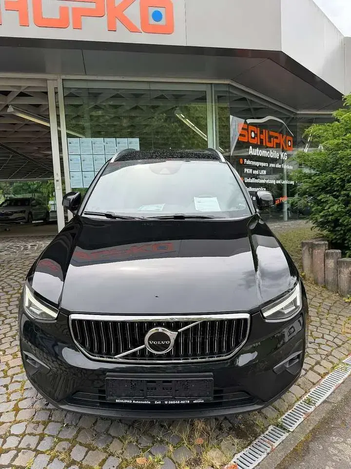 Gebraucht Volvo XC40 Core 211 PS (155 kW) 2022 Schwarz SUV