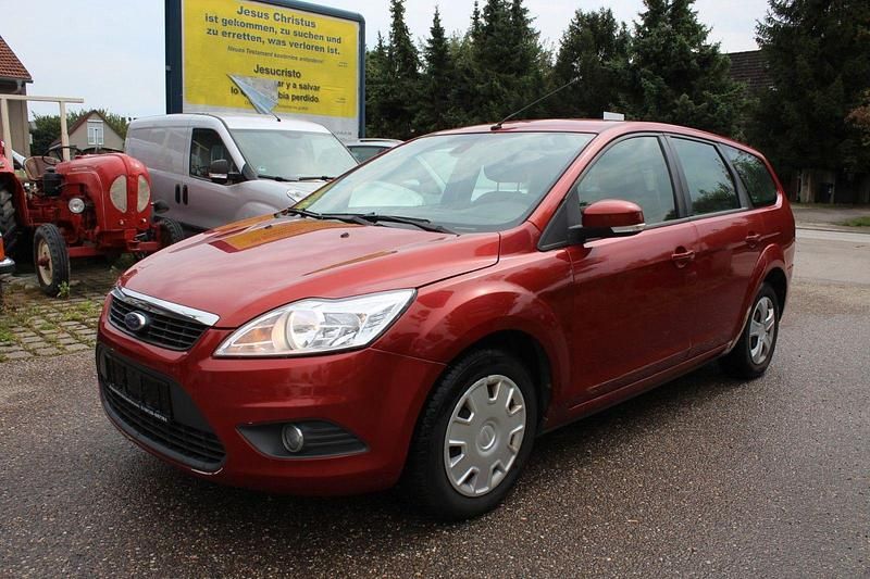 Gebraucht Ford Focus 109 PS (80 kW) 2009 Rot Kombi