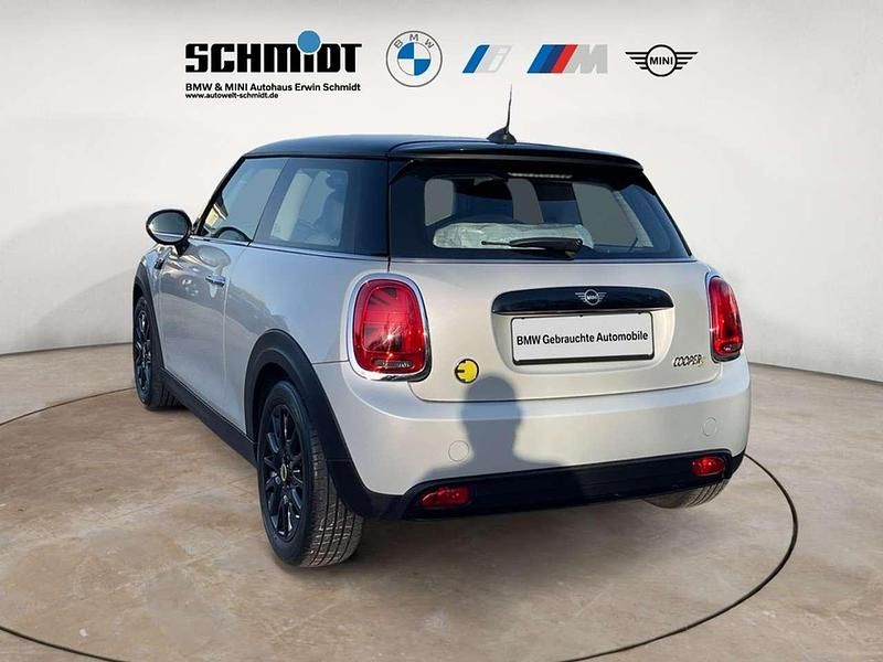 Gebraucht Mini Cooper SE Classic 135 kW (184 PS) 2022 White silver metallic Kleinwagen
