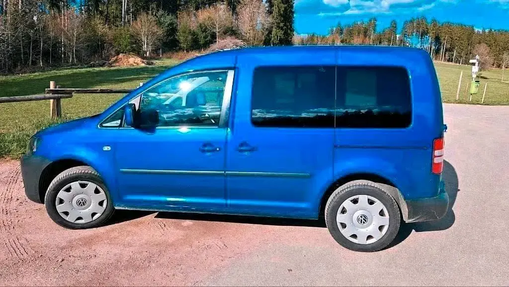 Używany VW Caddy 140 KM (102 kW) 2015 Niebieski Minivan