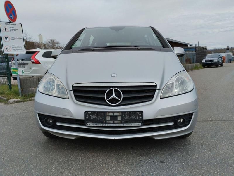 Gebraucht Mercedes A180 109 PS (80 kW) 2009 Silber Limousine