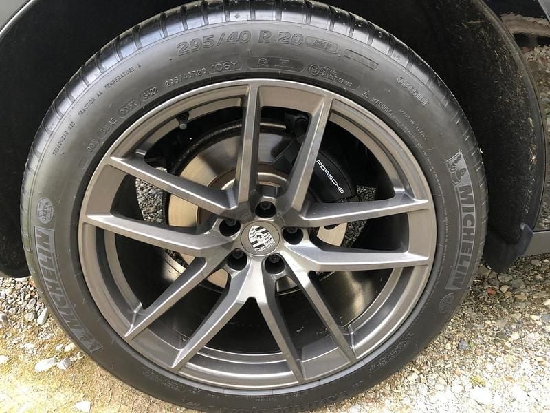 Gebraucht Porsche Macan 265 PS (194 kW) 2022 Schwarz SUV