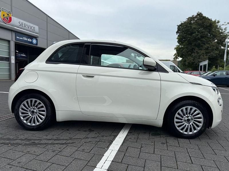 Gebraucht Fiat 500e Basis 86 kW (118 PS) 2023 Weiß Kleinwagen