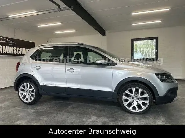 Gebraucht VW Polo Cross 90 PS (66 kW) 2015 Silber Kleinwagen
