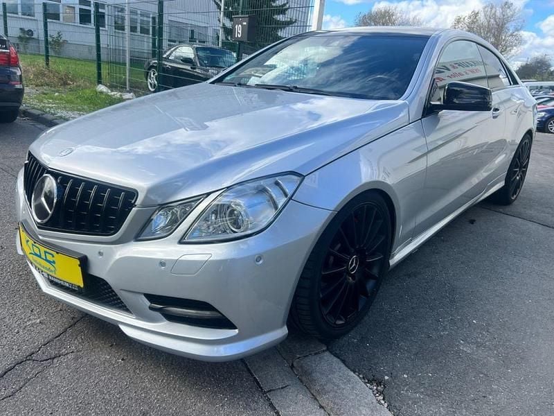 Gebraucht Mercedes E500 AMG line 408 PS (300 kW) 2012 Iridiumsilber  metalliclack Coupé